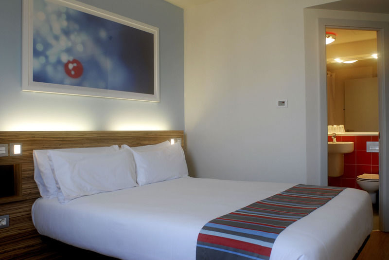 Travelodge Farringdon London Exterior photo