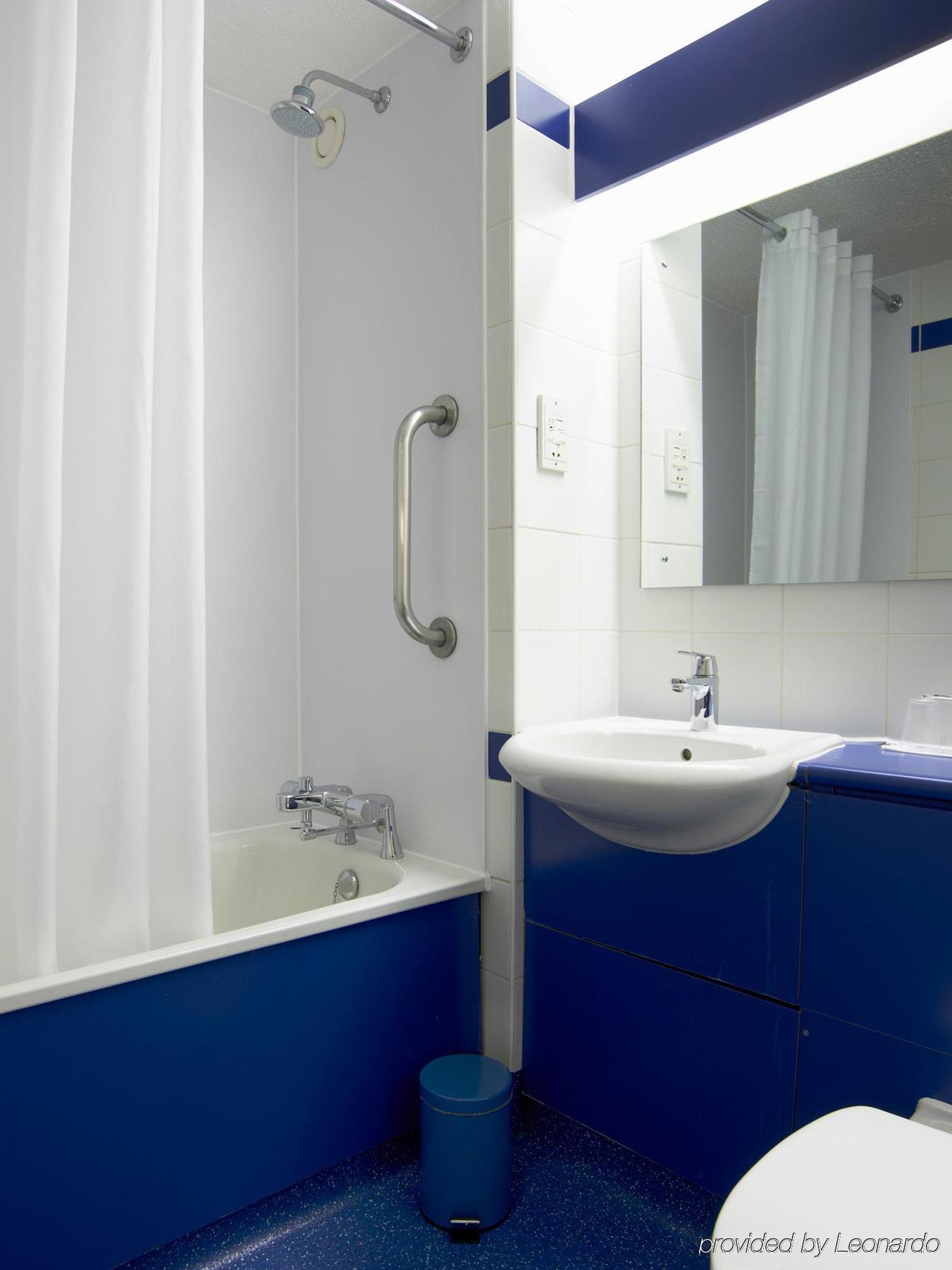 Travelodge Farringdon London Exterior photo